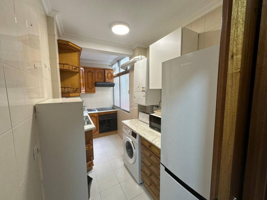 Cozy single bedroom with balcony - Madrid - chambre - ImmoJeune