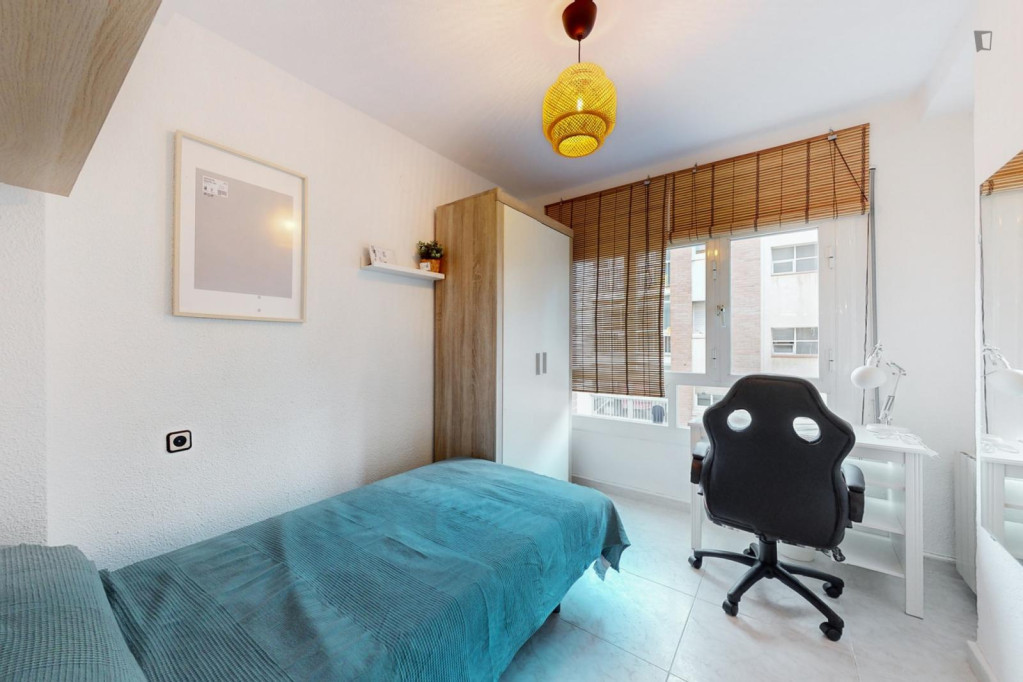 Great looking single bedroom - Tarragona - chambre - ImmoJeune