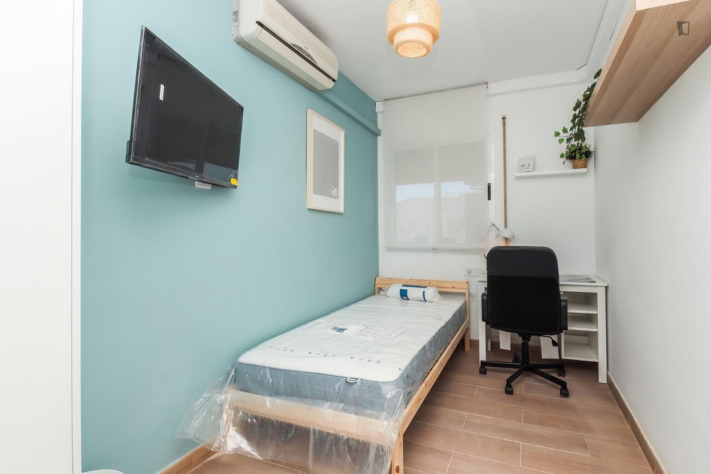 Appealing single bedroom - Tarragona - chambre - ImmoJeune