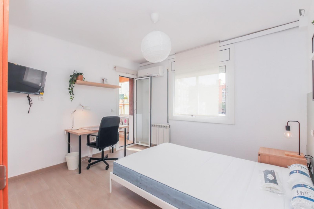 Appealing single bedroom with balcony - Tarragona - chambre - ImmoJeune