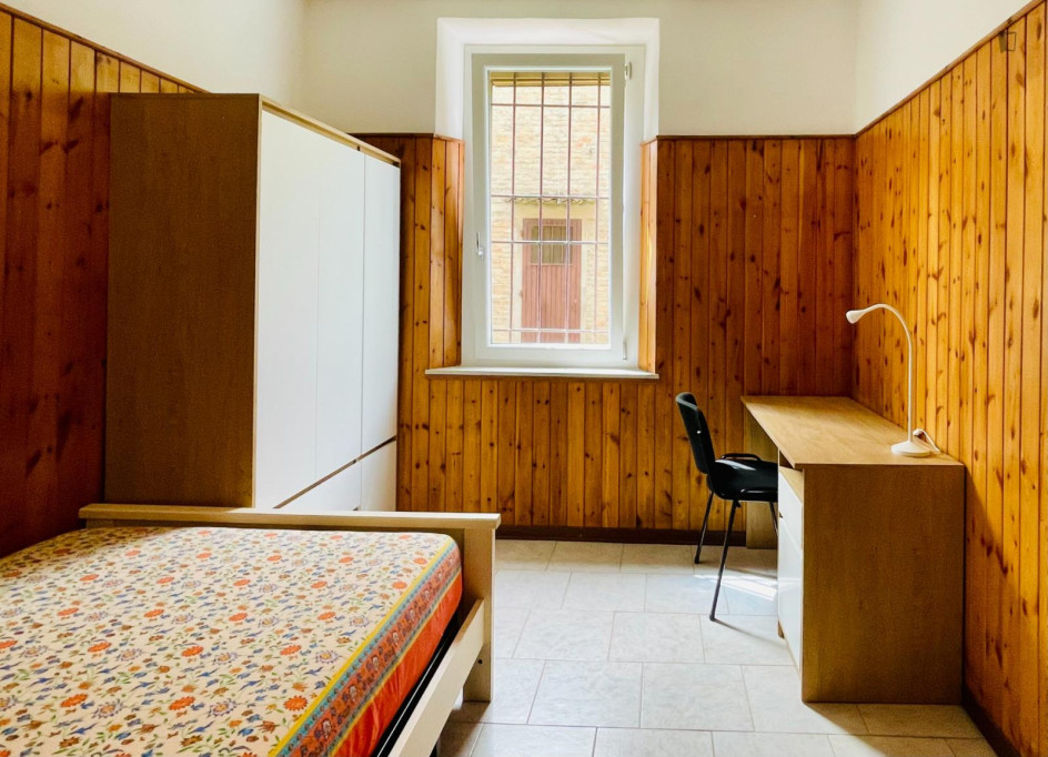 Single Bedroom in a shared Villa - Ferrara - chambre - ImmoJeune