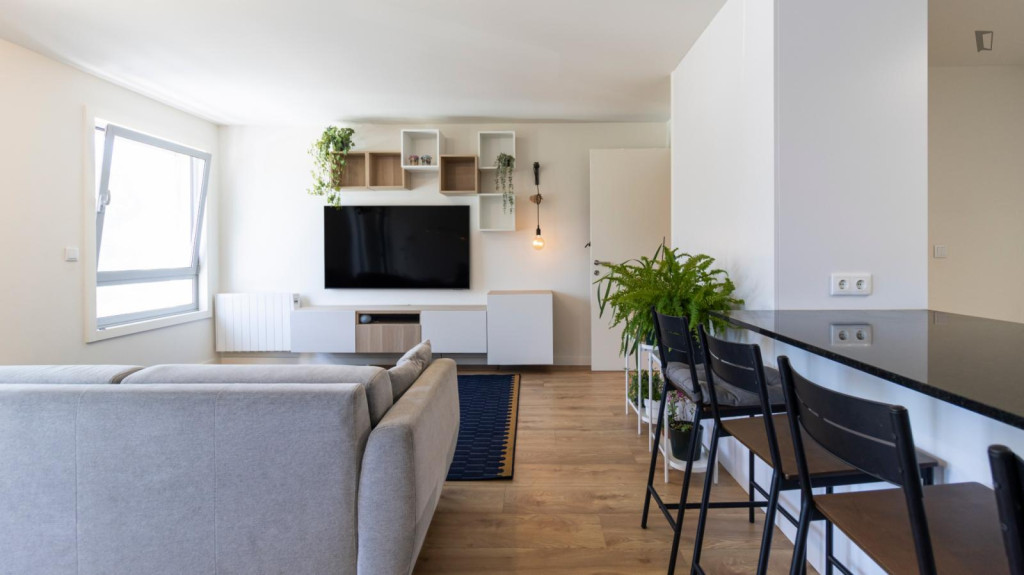 Amazing 3-bedroom apartment near the Ramalde metro - Porto - chambre - ImmoJeune