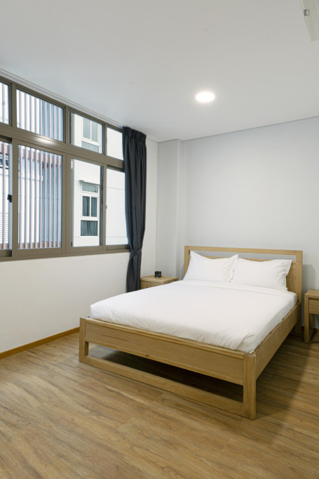 Welcoming double ensuite bedroom in he Jalan Besar conservation area