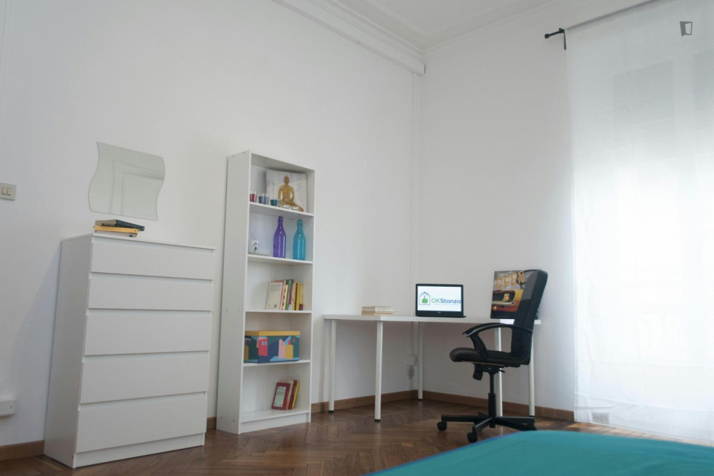 Single bedroom in a 7-bedroom flat close to Bernini metro station
