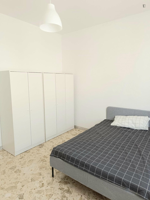 Cute Single Bedroom with AC In 4-Bedroom Flat Near Politecnico - Bari - chambre - ImmoJeune