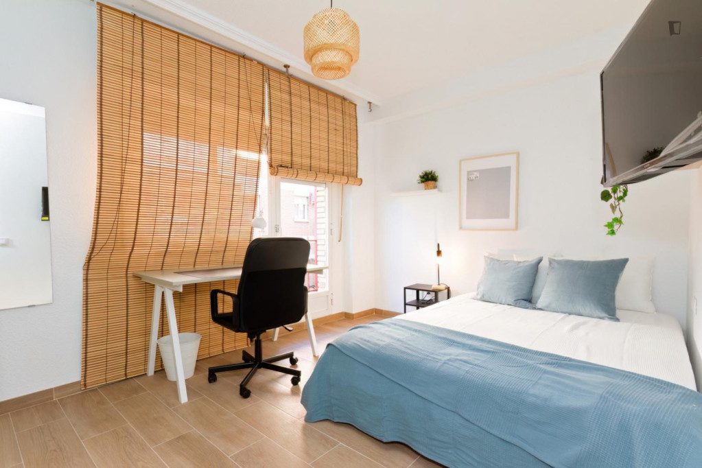 Appealing single bedroom with balcony - Madrid - chambre - ImmoJeune