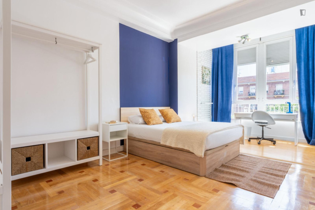 Lovely double bedroom in Fuente del Berro - Madrid - chambre - ImmoJeune