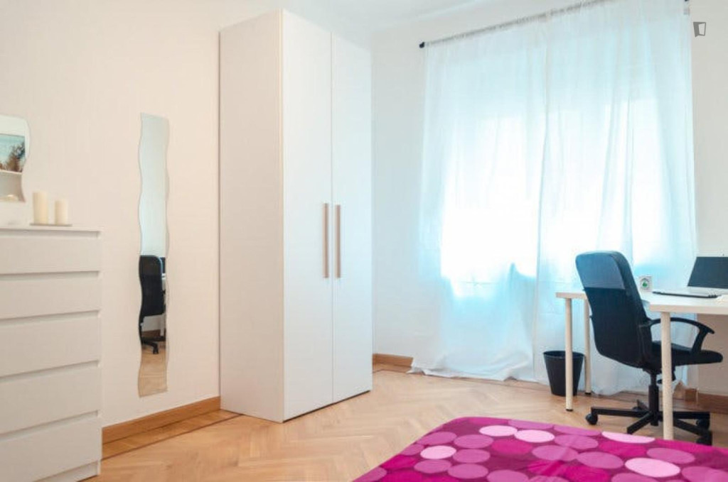 Single bedroom in a 4-bedroom in Quadrilatero