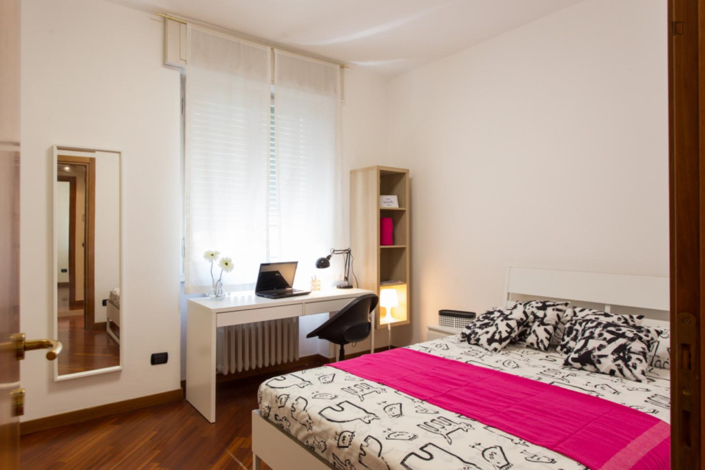 Appealing double bedroom in Bocconi - Porta Romana - Milan - chambre - ImmoJeune