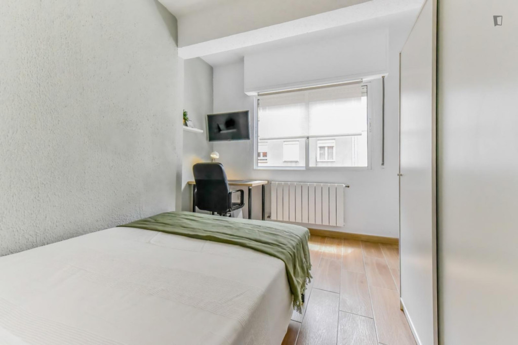 Great looking single bedroom in a property with balcony - Valladolid - chambre - ImmoJeune