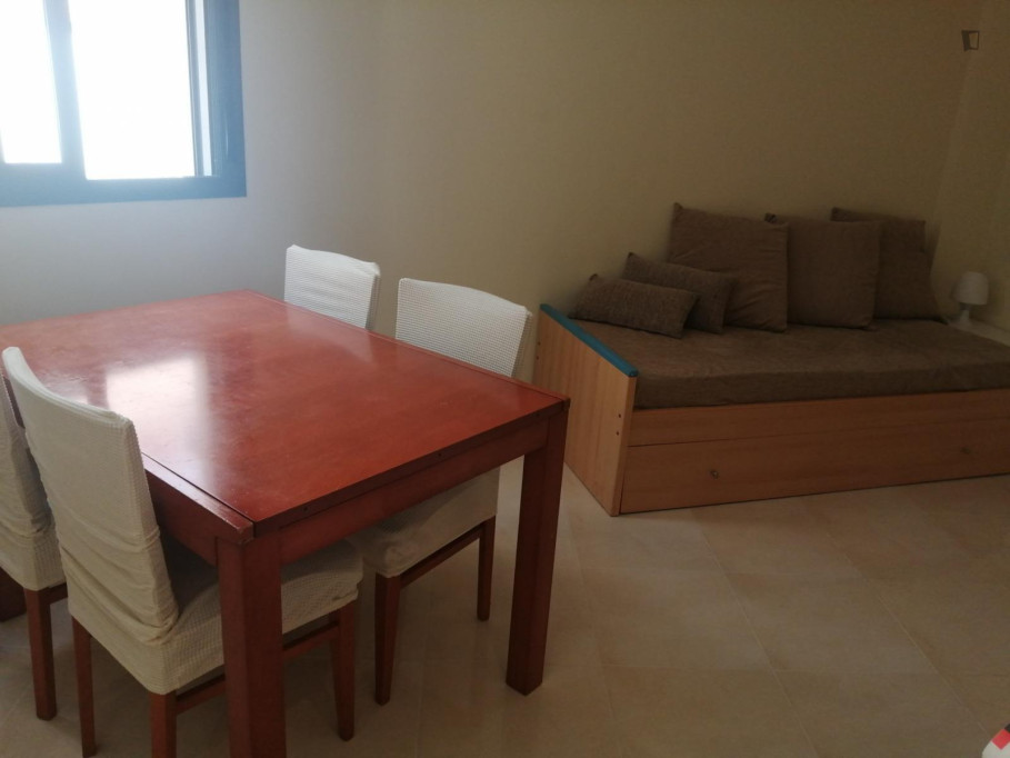1-bedroom apartment, with outdoor area - Tarragona - chambre - ImmoJeune