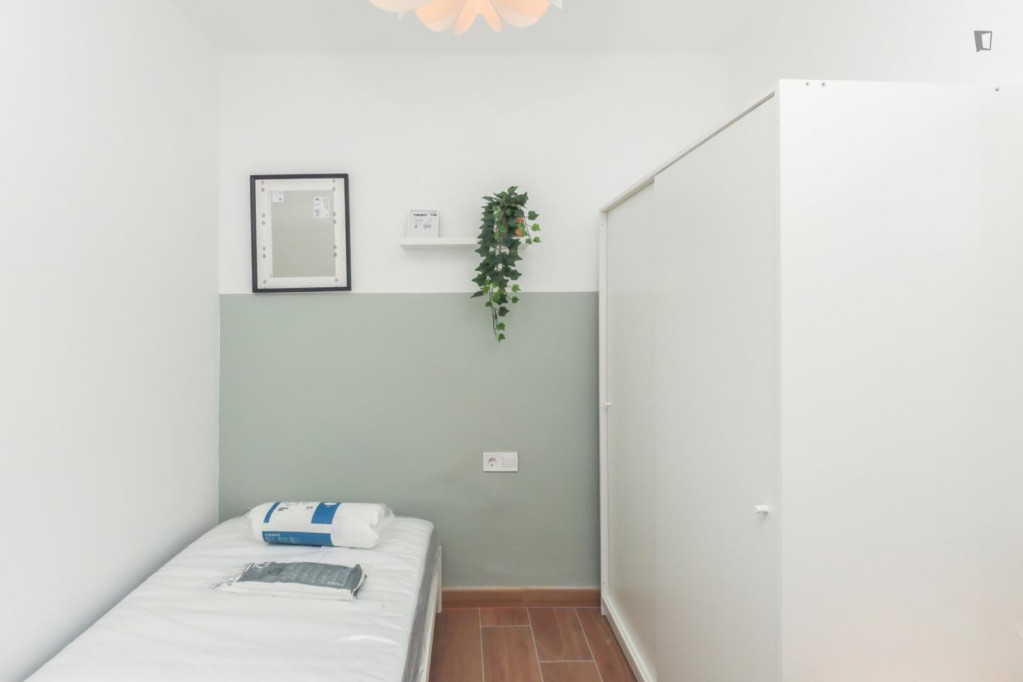 Appealing single bedroom - Tarragona - chambre - ImmoJeune
