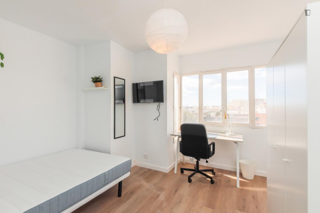 Great looking single bedroom with balcony - Tarragona - chambre - ImmoJeune