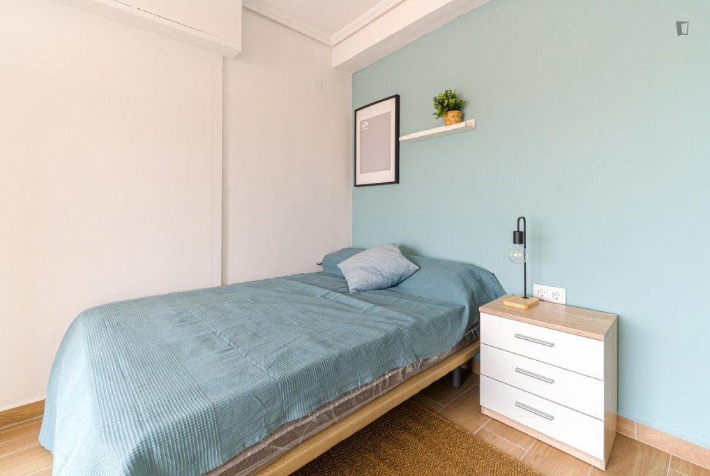 Cozy single bedroom with balcony - Alicante - chambre - ImmoJeune