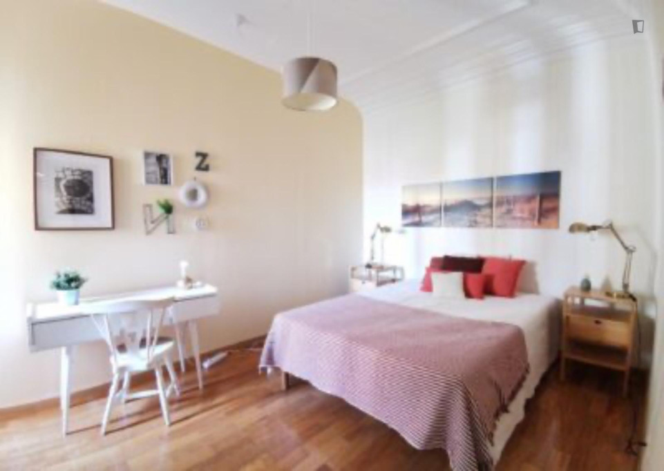 Modern double bedroom next to Alameda train station - Lisbonne - chambre - ImmoJeune