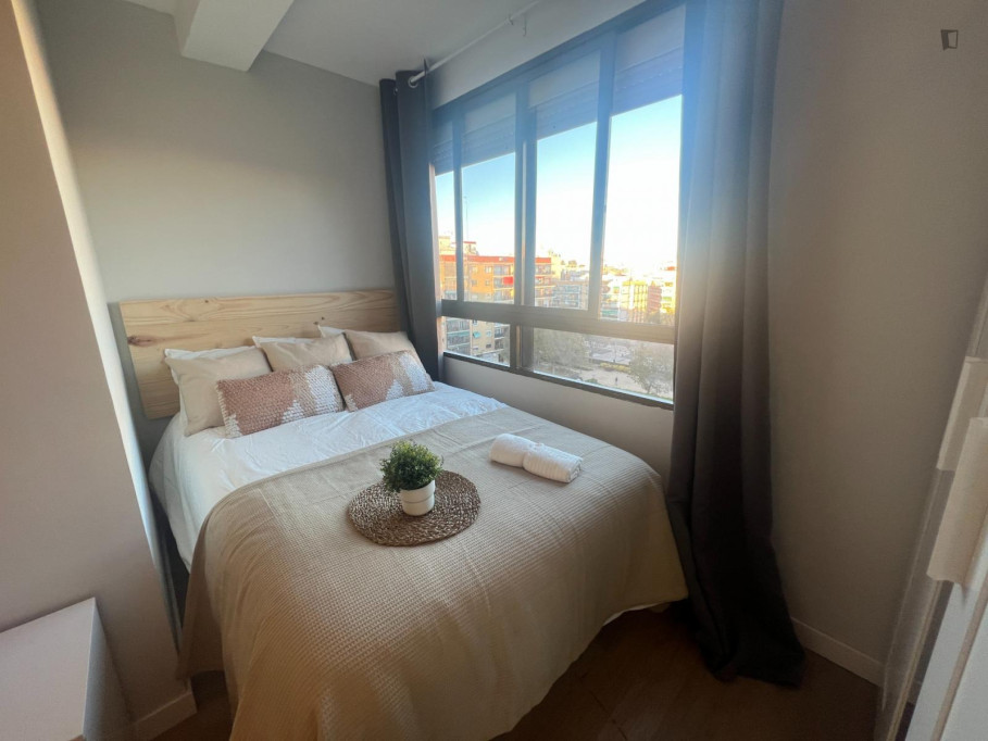 Cosy double bedroom near in Mont-Olivet