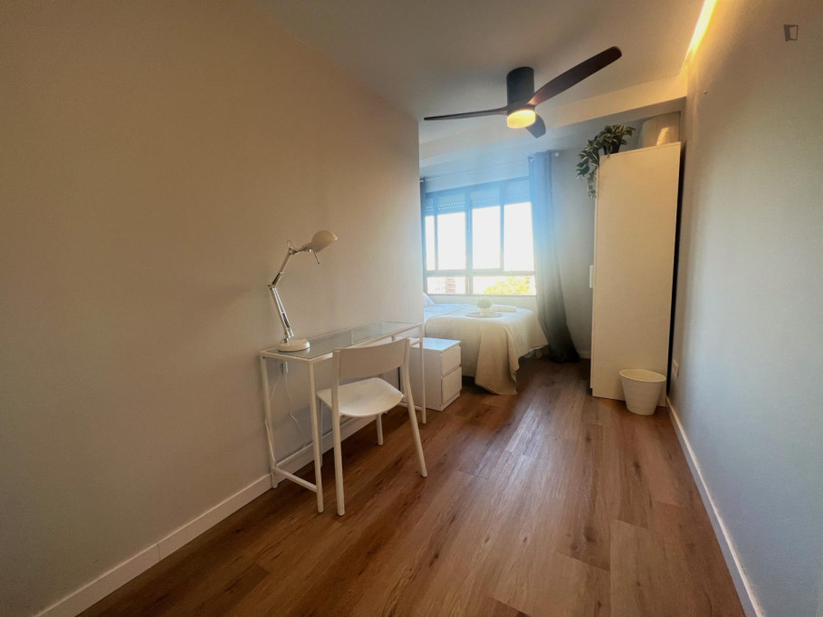 Cosy double bedroom near in Mont-Olivet