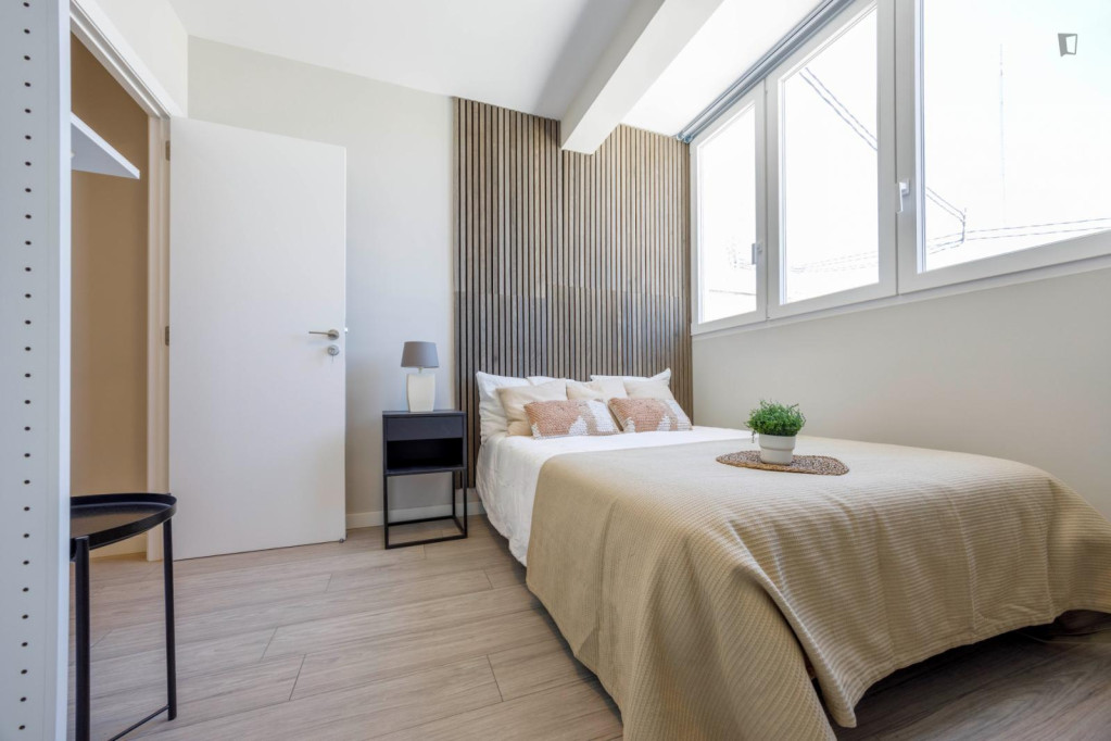 Bright double bedroom in Mestalla