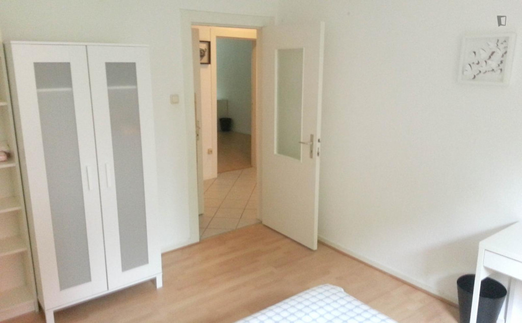 Neat single bedroom in Barmbek-Nord