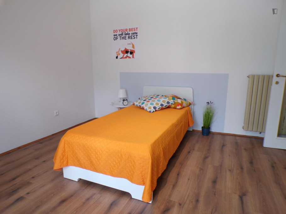 Single bedroom in a 5-bedroom flat in South Trento - Trento - chambre - ImmoJeune