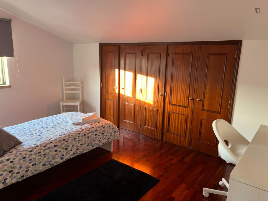 Spacious single bedroom close to IPL - Leiria - chambre - ImmoJeune