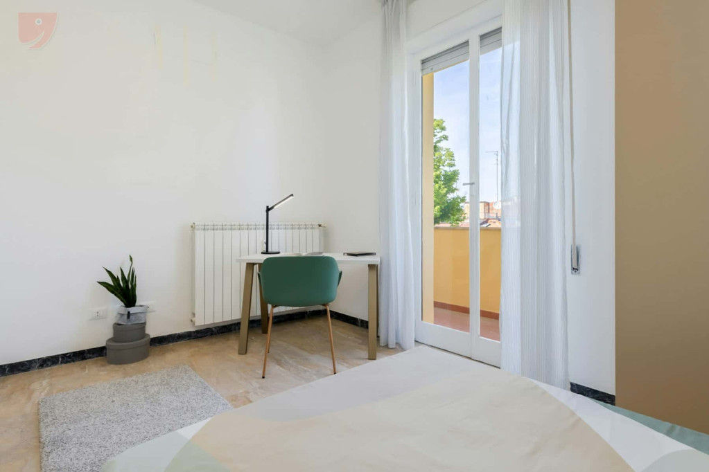 Room in Via Giuseppe Compagnoni, Ferrara for 172 m² with 9 bedrooms