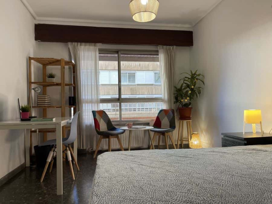 Habitación en piso de 7 habitaciones en Benimaclet
