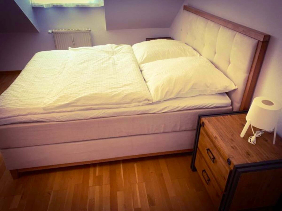 Staufenstraße 34 DG Rechts - Big Room