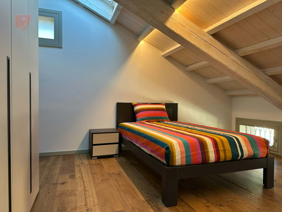 Room in Via Montebello, Ferrara for 140 m² with 5 bedrooms