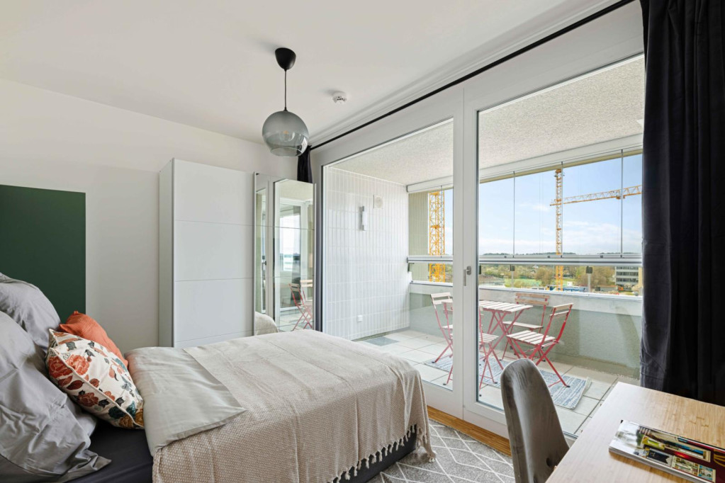 Amazing double bedroom, with balcony access, in Sendling-Westpark - Munich - chambre - ImmoJeune