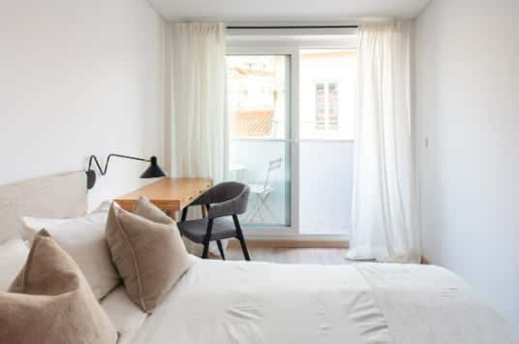 Bedroom in a 6-bedroom apartment in Lisbon - Room 6