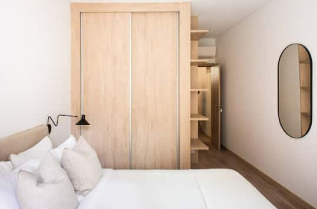 Bedroom in a 6-bedroom apartment in Lisbon - Room 1