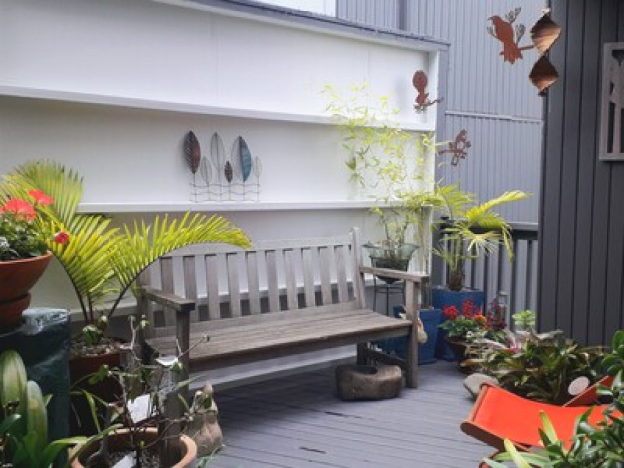 Leafy Native Bush Retreat