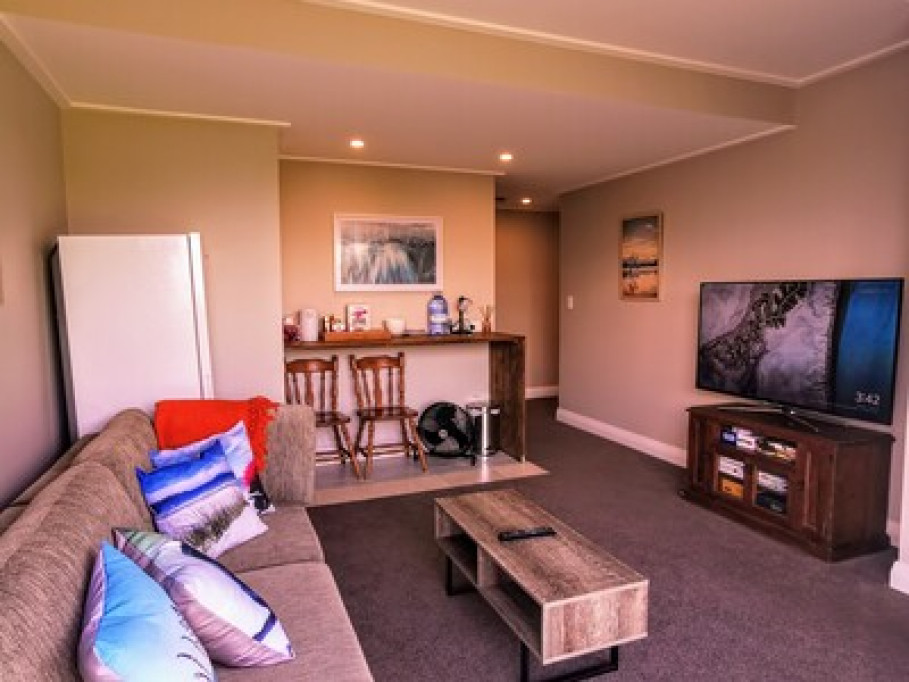 Private guest suite