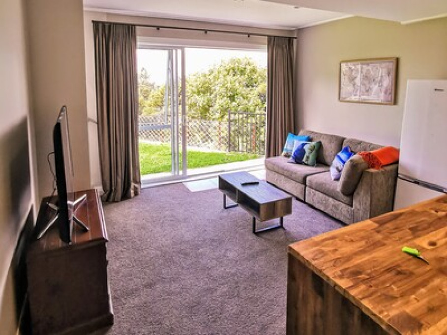 Private guest suite