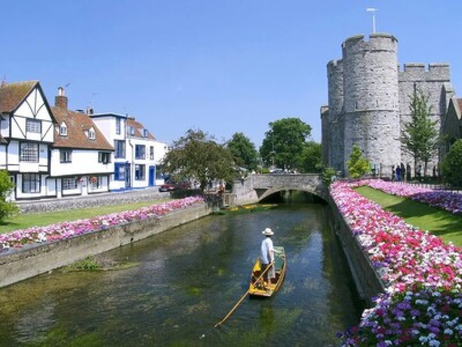 Ideal Location in Canterbury