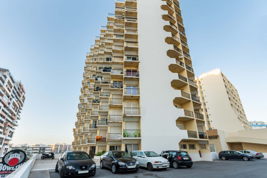 Praia da Rocha Beach Sun-kissed Apartment 50 m walk from the beach