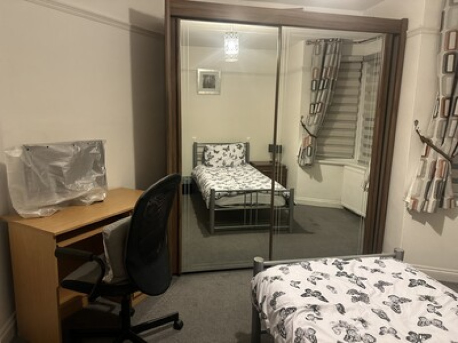 Down to earth host in Headington 