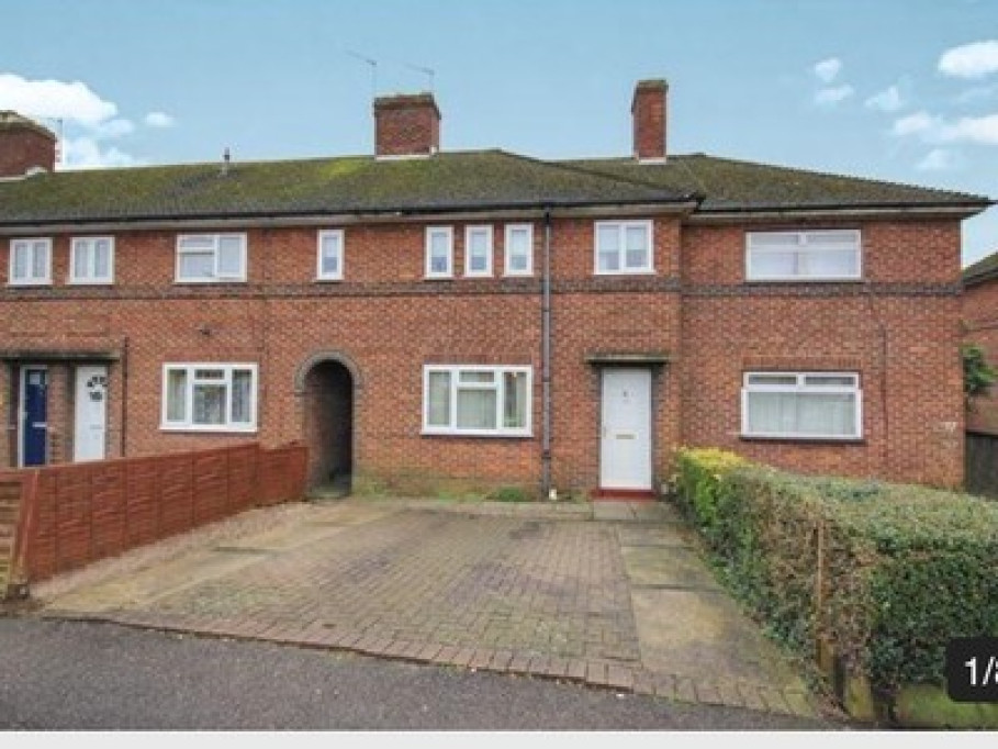 One double room available for rent 