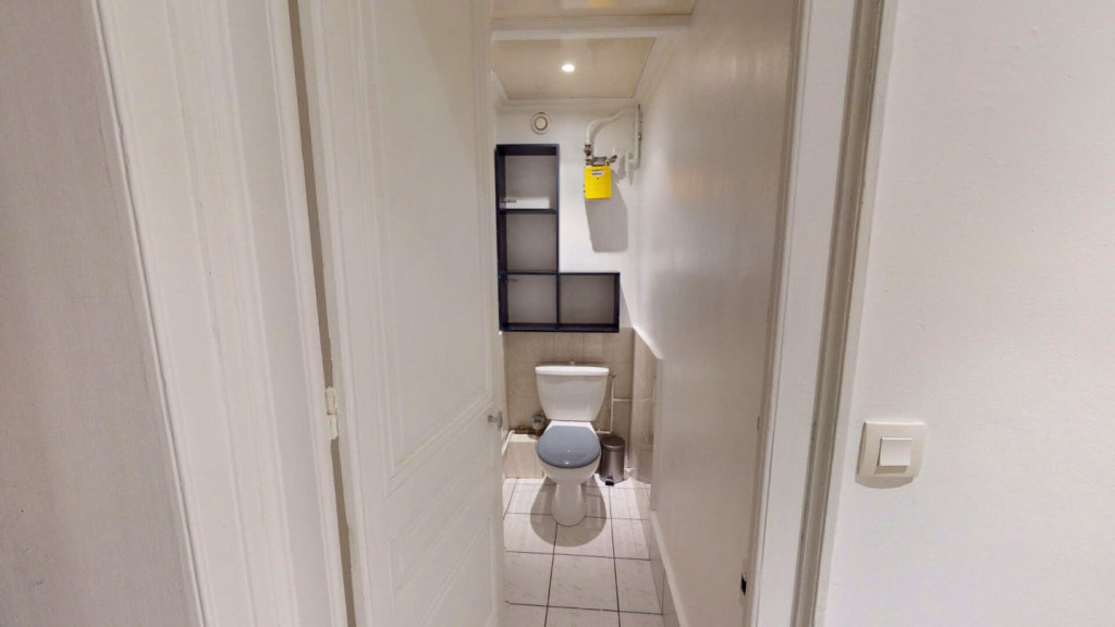 3-Bed Apartment on rue de Marseille