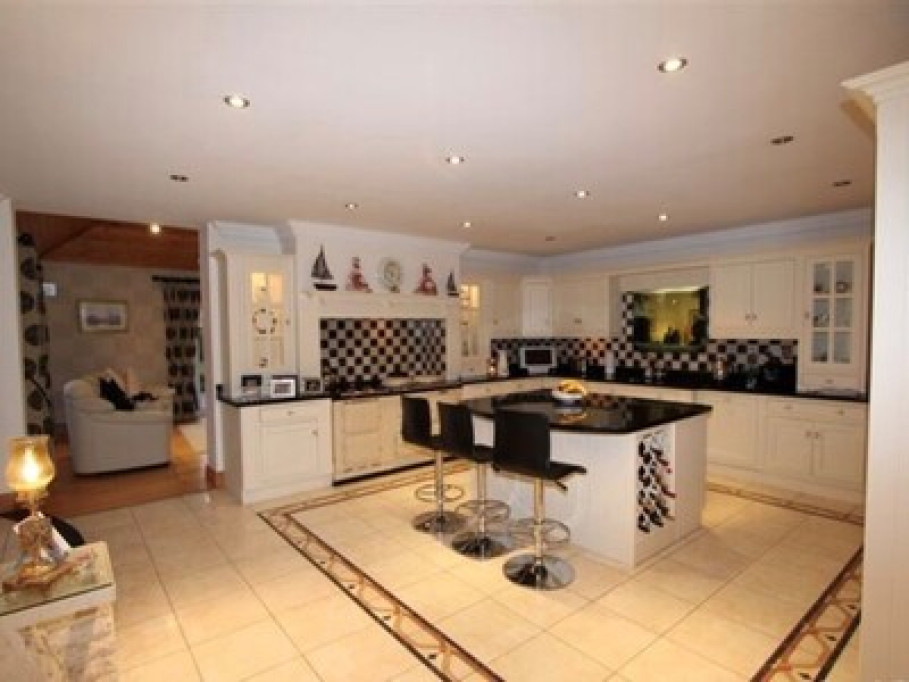 Large room with en-suite