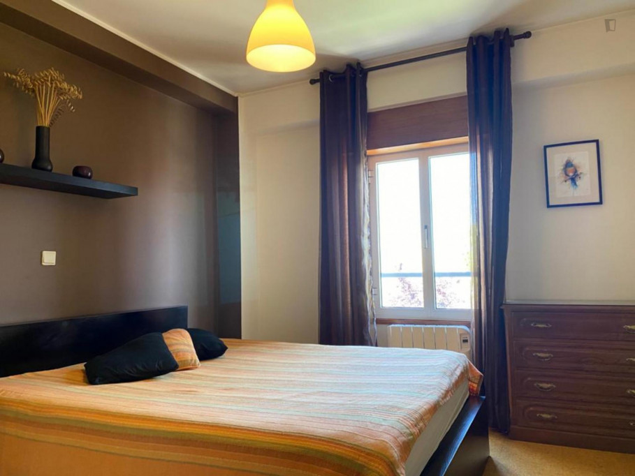 Comfortable double bedroom, near Universidade Lusíada - Porto - chambre - ImmoJeune