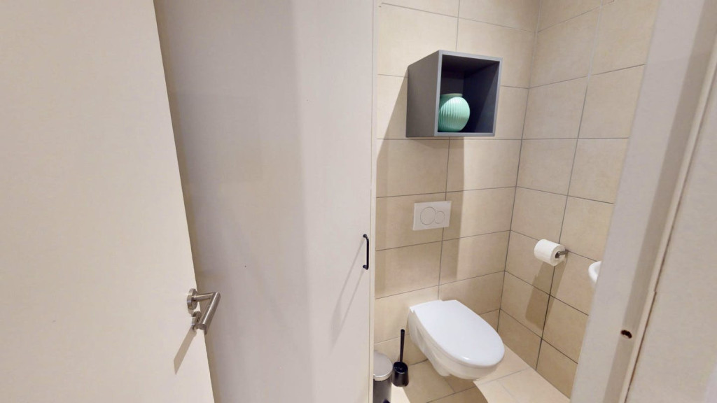 Beautiful Spacious Apt. near Passerelle du Collége