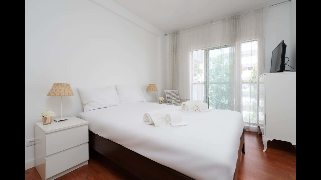 2 BDR Apartment W/Pool and Jacuzzi