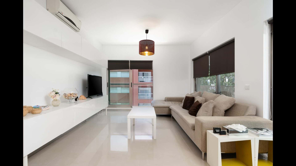 2 BDR Apartment W/Pool and Jacuzzi