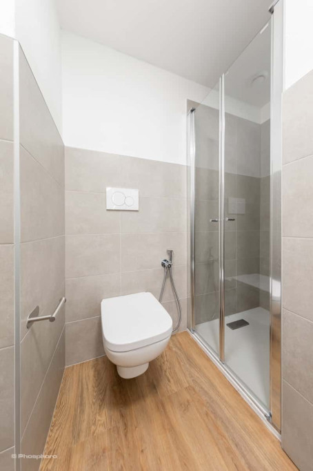 Room for 120 m² with 8 bedrooms