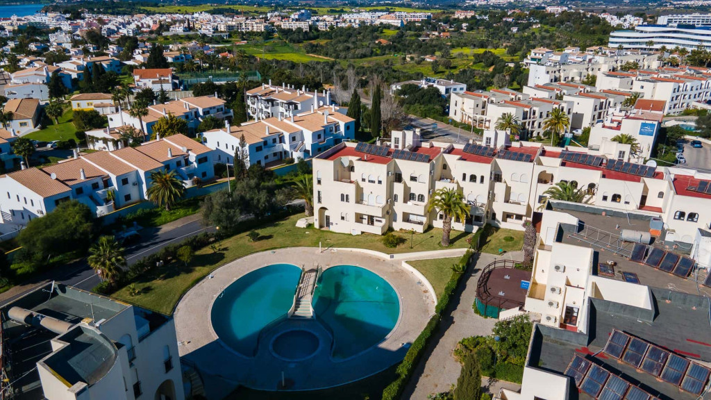Quinta dos Arcos 2BR w/ AC & Pool