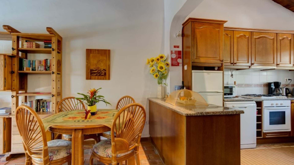 Girassol Apartment in Quinta Velha