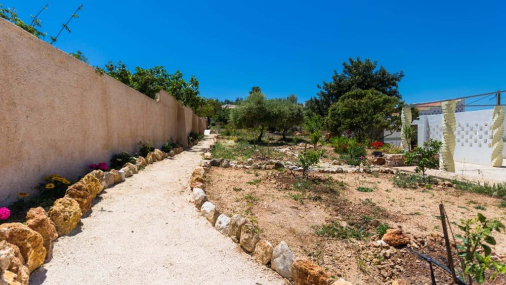 Girassol Apartment in Quinta Velha