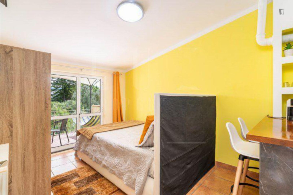 Comfy studio next to Alma Shopping